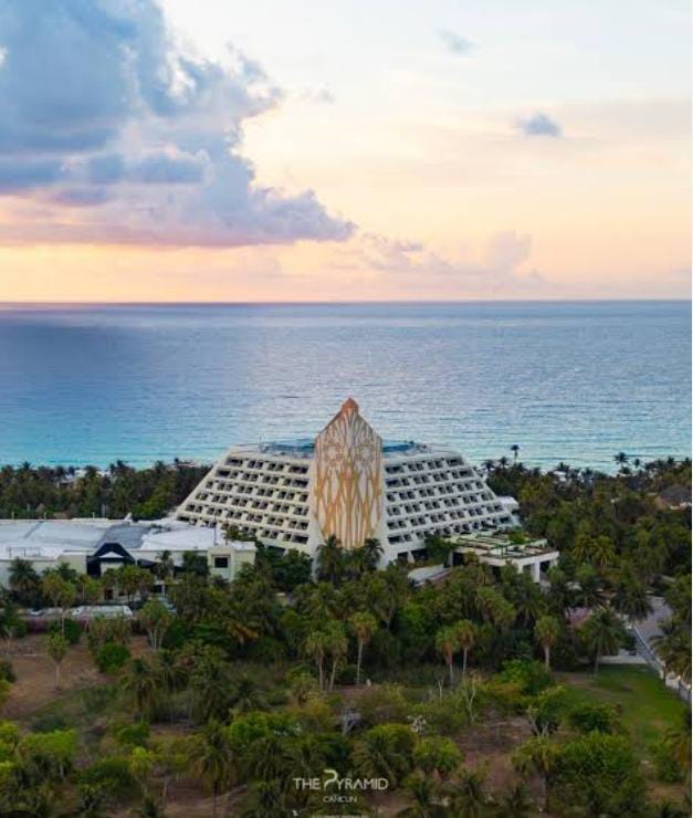 The Pyramid Cancun - Gourmet Premium All Inclusive