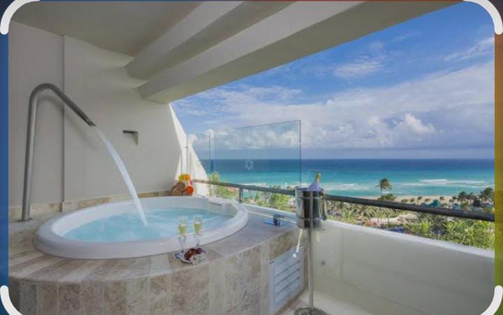 The Pyramid Cancun - Gourmet Premium All Inclusive